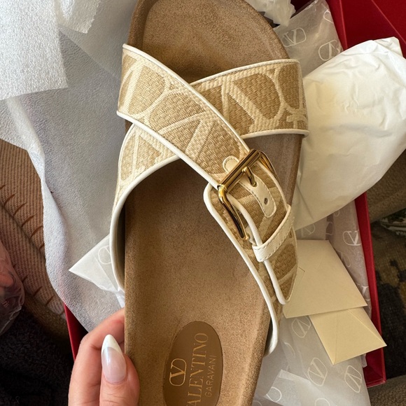 Valentino Slides sz 41 BNIB - Picture 4 of 6